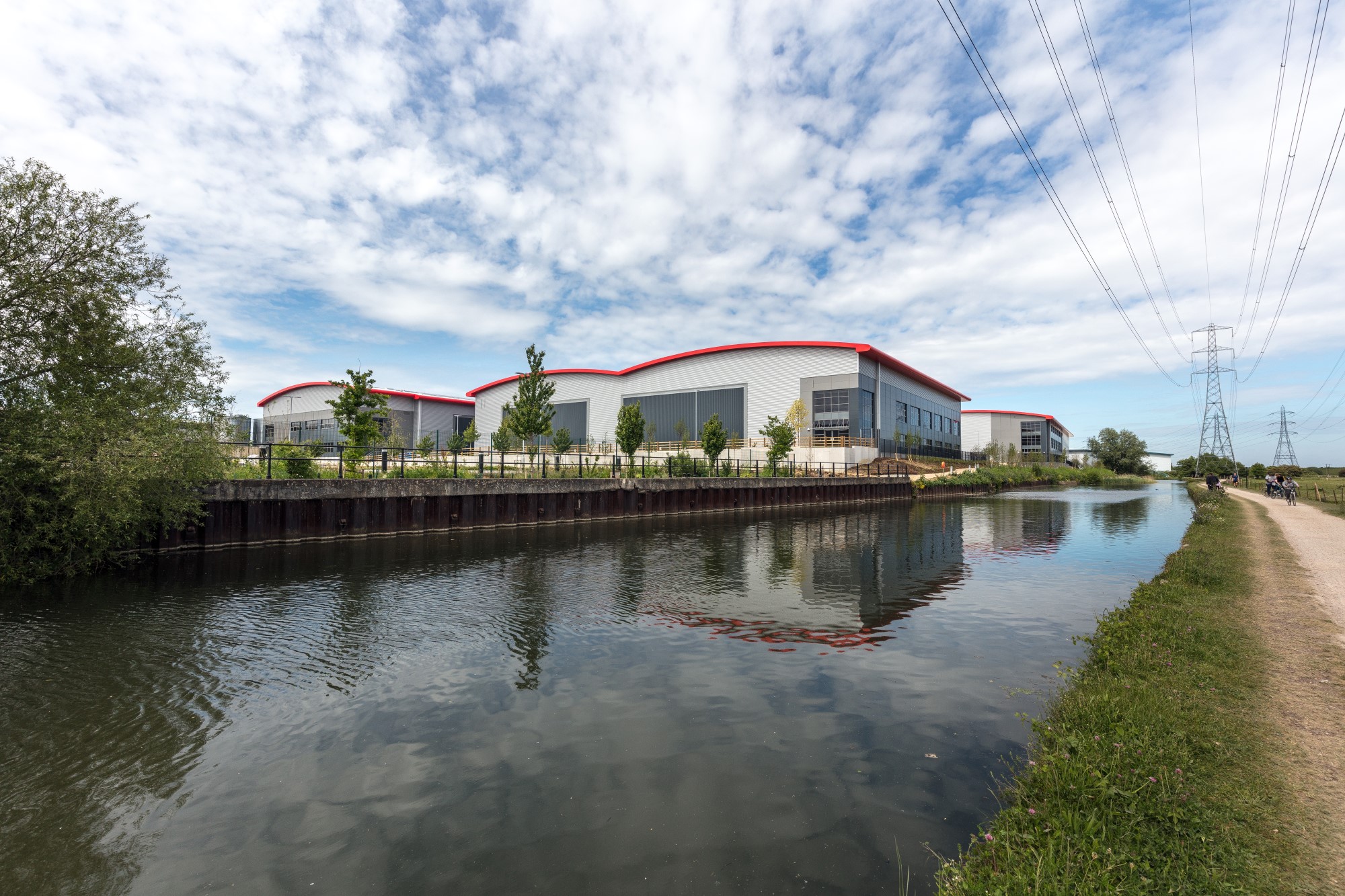 Netflix lease speculative units at SEGRO Park Enfield