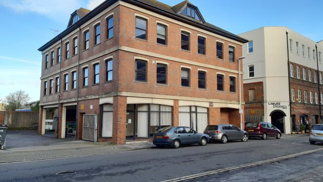 Key Worthing Town Centre office let to HSBC